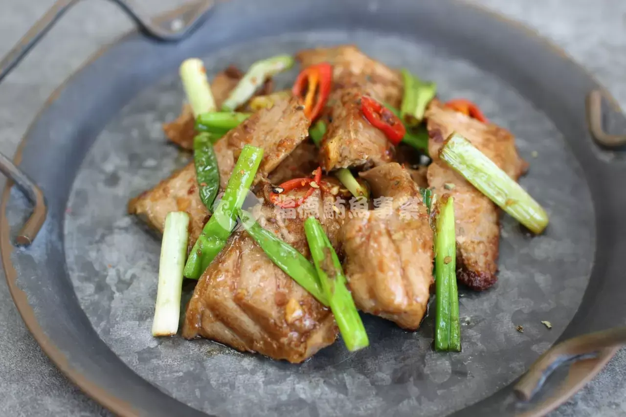 黑鮪魚腹肉蔥爆沙茶