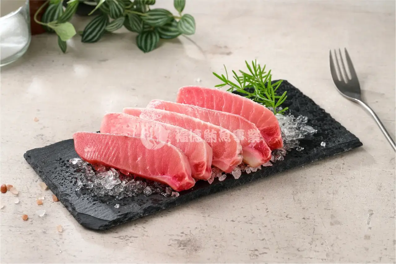 鮪魚、鮭魚、旗魚中都富含 DHA、EPA 營養素